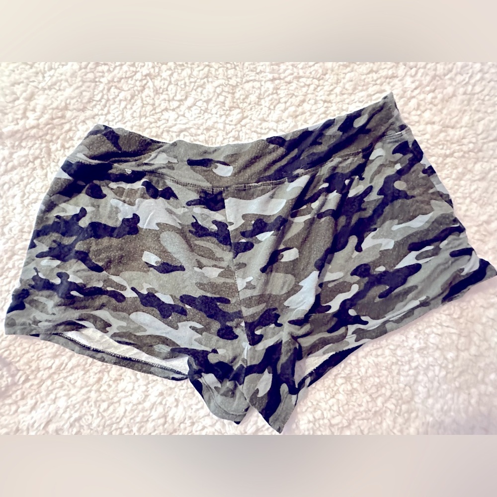 Tart and Lucky Brand Camo short set